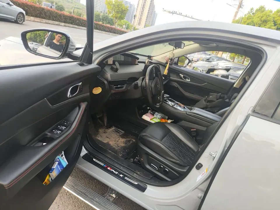 2021 ChangAn UNI-K 2.0T 233HP L4 8AT,autocango,china used car exporter,china ev exporter,chinese used car exporter,chinese used ev exporter