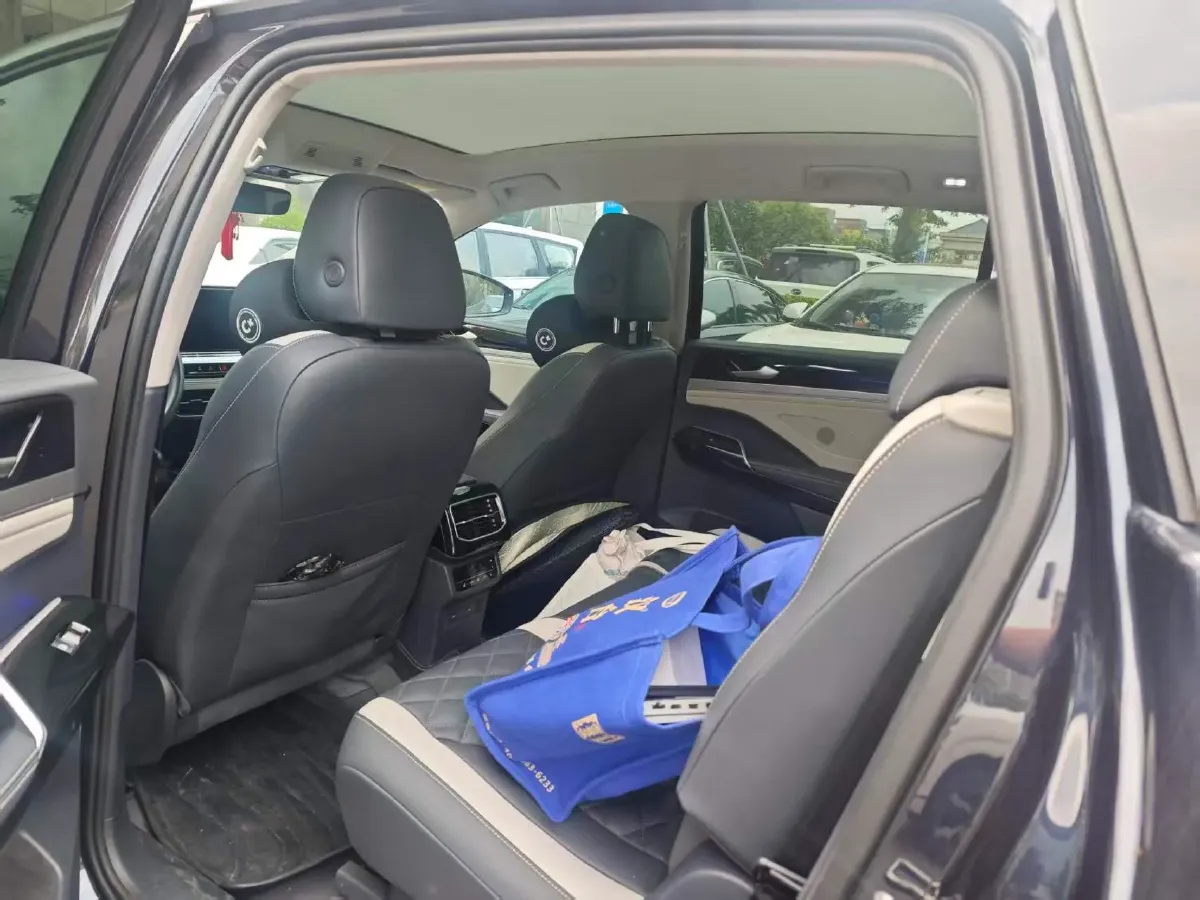 2022 Volkswagen ID.6 Crozz BEV 84.8KWH,autocango,china used car exporter,china ev exporter,chinese used car exporter,chinese used ev exporter