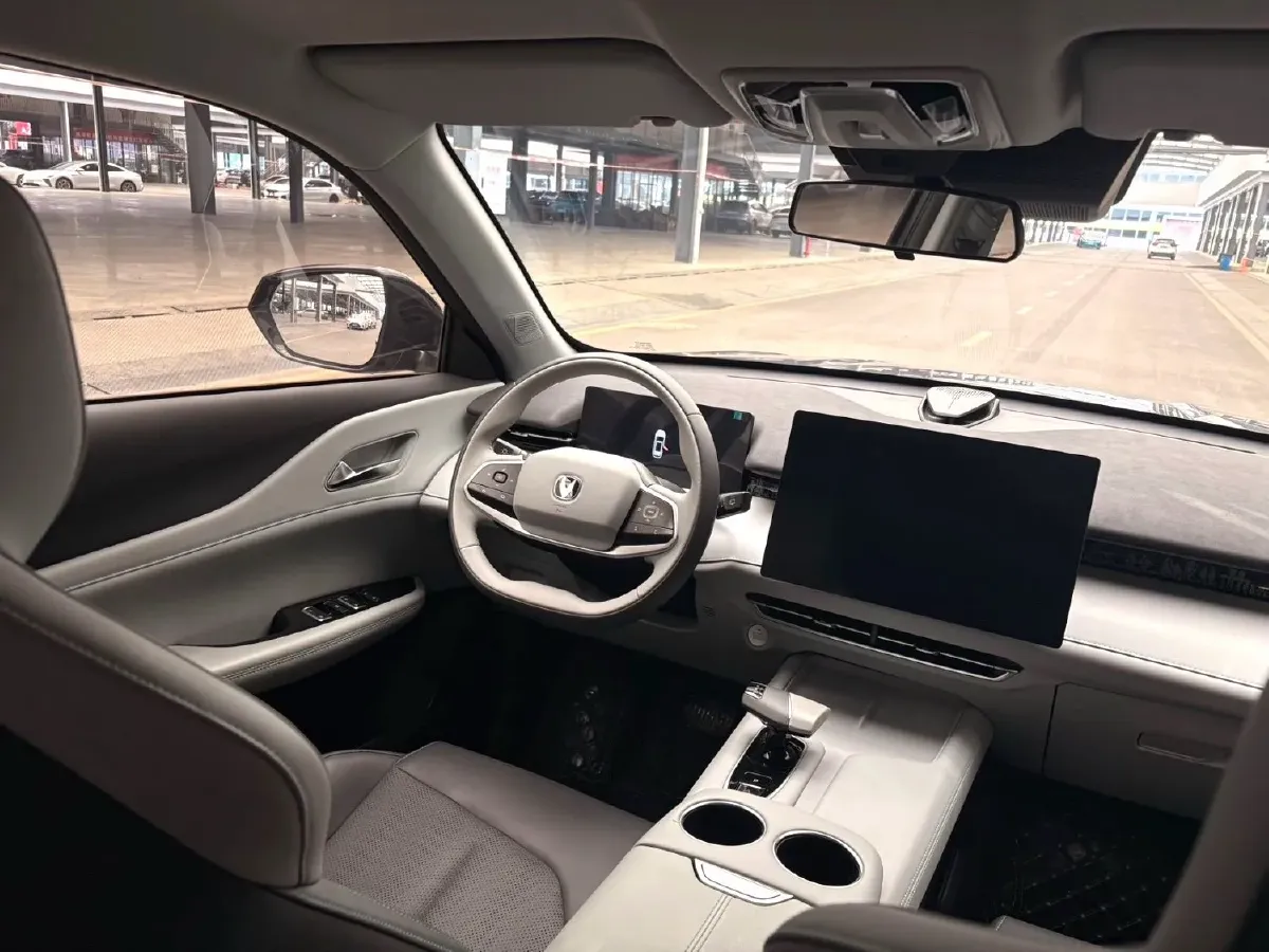 2025 ChangAn UNI-Z 1.5T 188HP L4 7DCT,autocango,china used car exporter,china ev exporter,chinese used car exporter,chinese used ev exporter