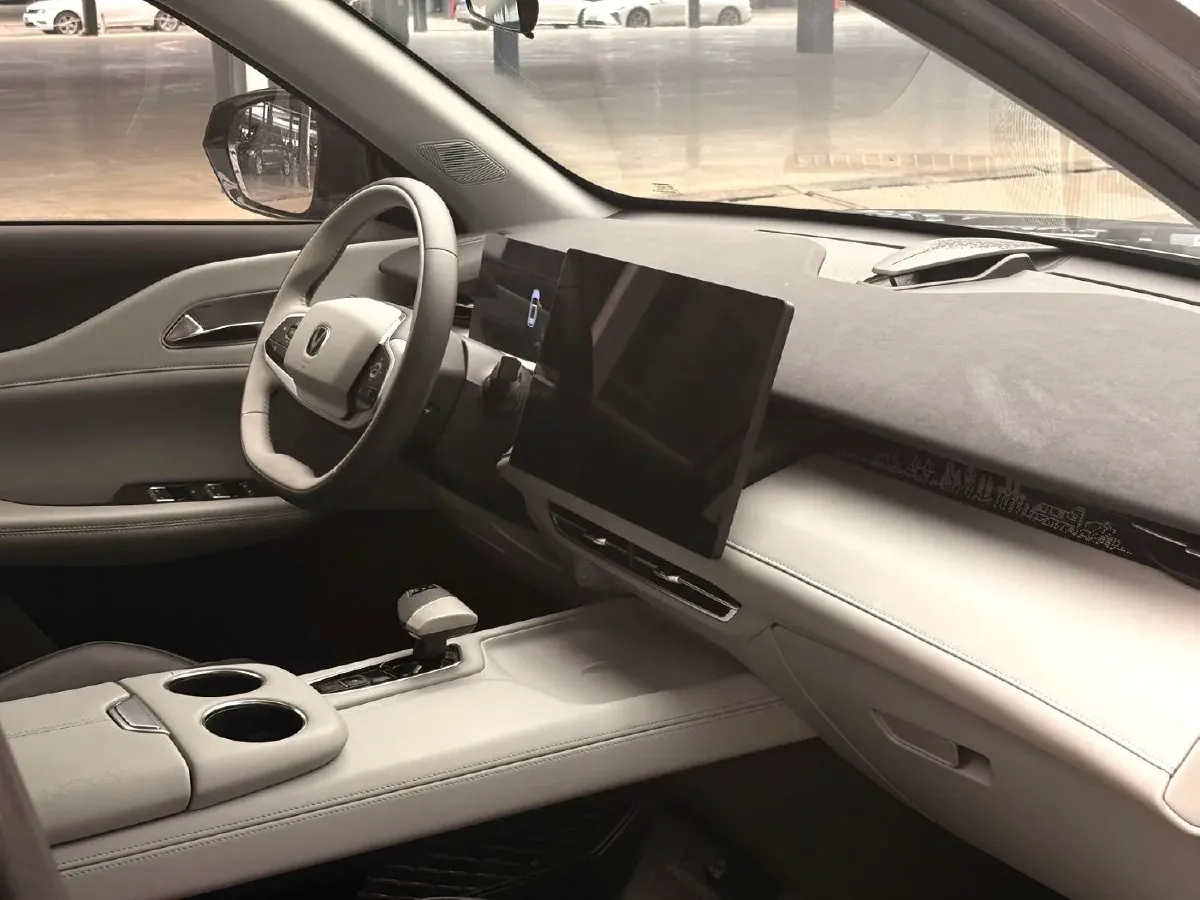 2025 ChangAn UNI-Z 1.5T 188HP L4 7DCT,autocango,china used car exporter,china ev exporter,chinese used car exporter,chinese used ev exporter