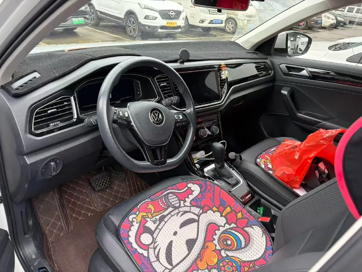 2020 Volkswagen T-Roc 1.4T 150HP L4 7DCT,autocango,china used car exporter,china ev exporter,chinese used car exporter,chinese used ev exporter