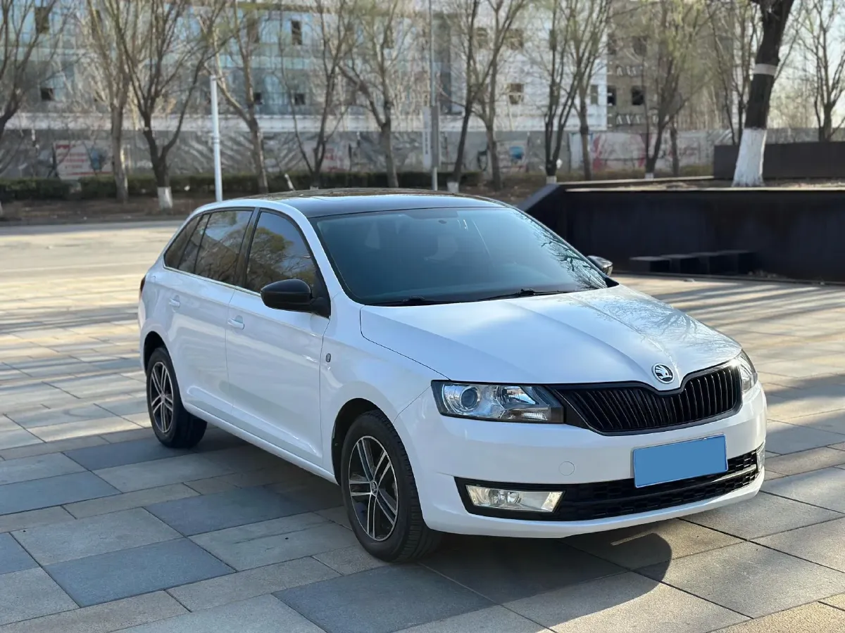 2016 Skoda Rapid Spaceback 1.6L 110HP L4 6AT,autocango,china used car exporter,china ev exporter,chinese used car exporter,chinese used ev exporter
