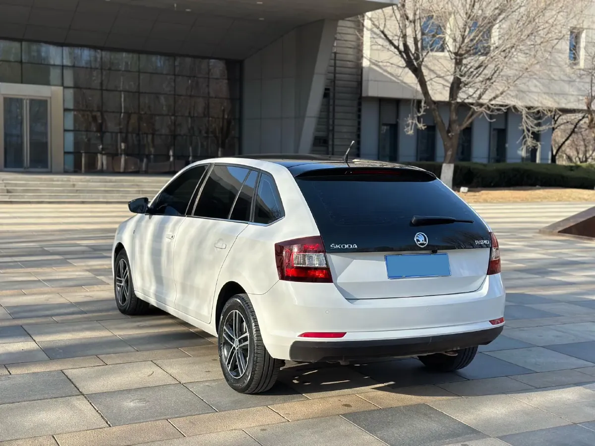 2016 Skoda Rapid Spaceback 1.6L 110HP L4 6AT,autocango,china used car exporter,china ev exporter,chinese used car exporter,chinese used ev exporter