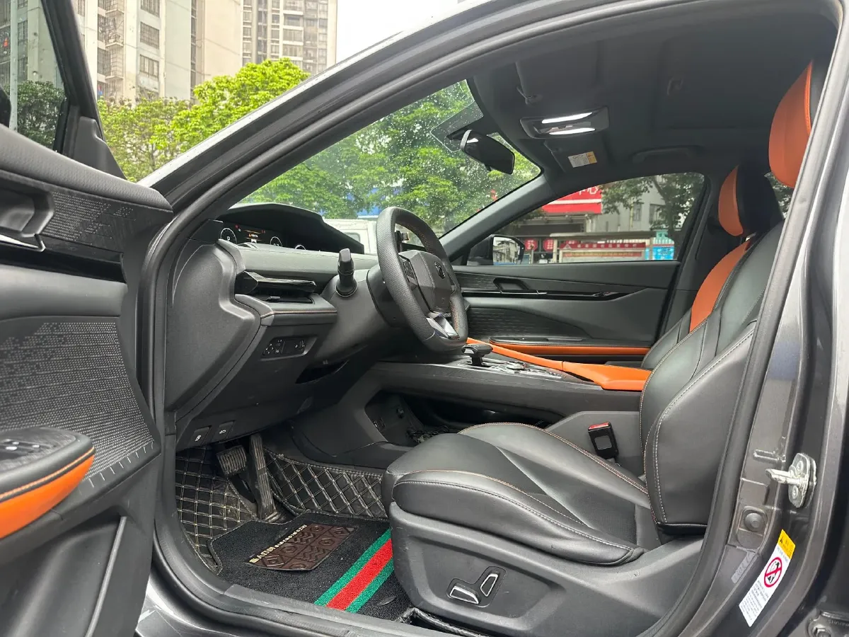 2022 ChangAn UNI-V 1.5T 188HP L4 7DCT,autocango,china used car exporter,china ev exporter,chinese used car exporter,chinese used ev exporter
