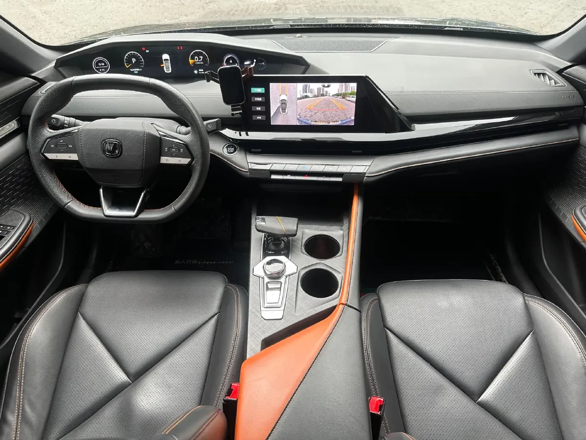 2022 ChangAn UNI-V 1.5T 188HP L4 7DCT,autocango,china used car exporter,china ev exporter,chinese used car exporter,chinese used ev exporter