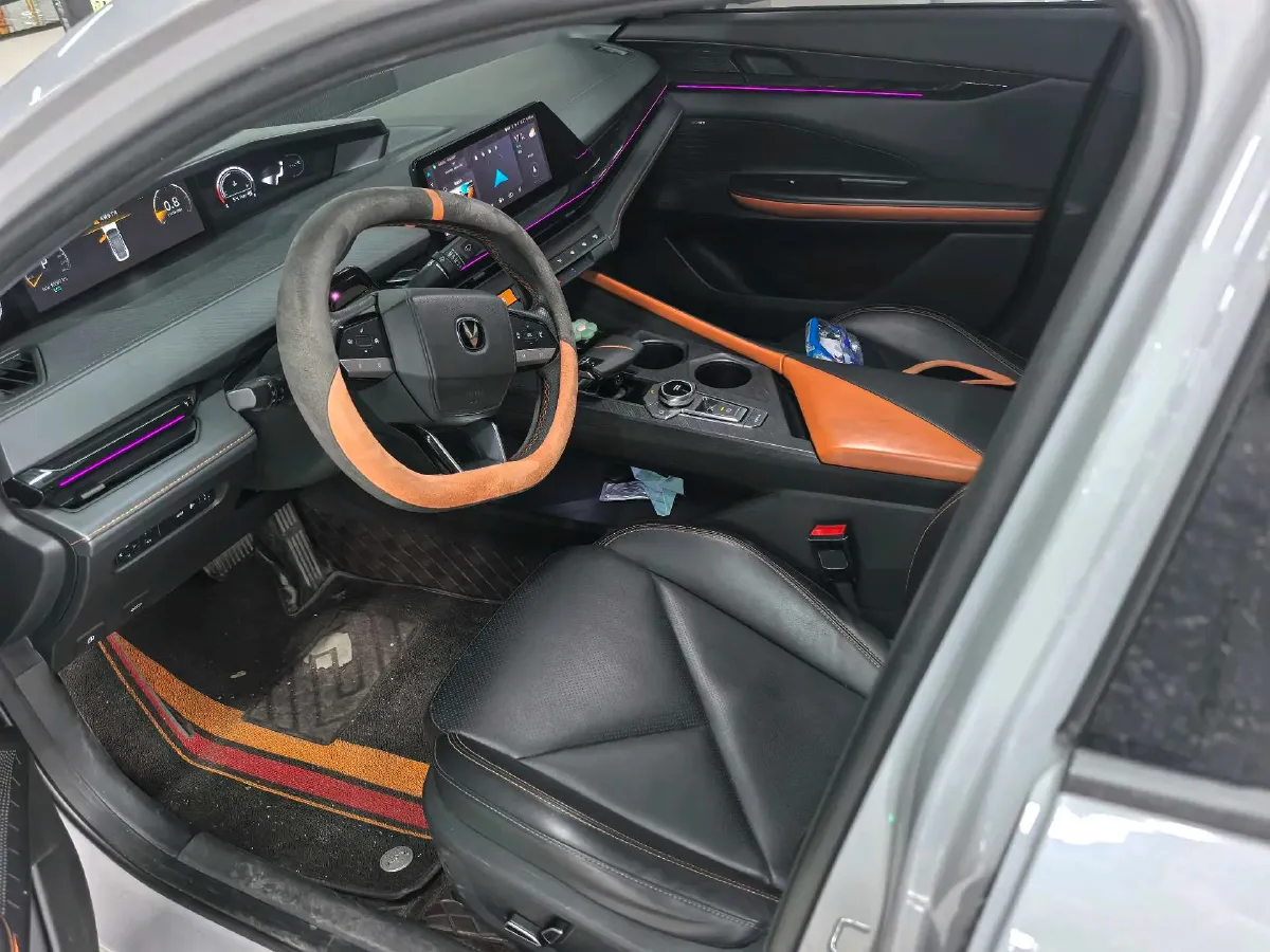 2022 ChangAn UNI-V 1.5T 188HP L4 7DCT,autocango,china used car exporter,china ev exporter,chinese used car exporter,chinese used ev exporter