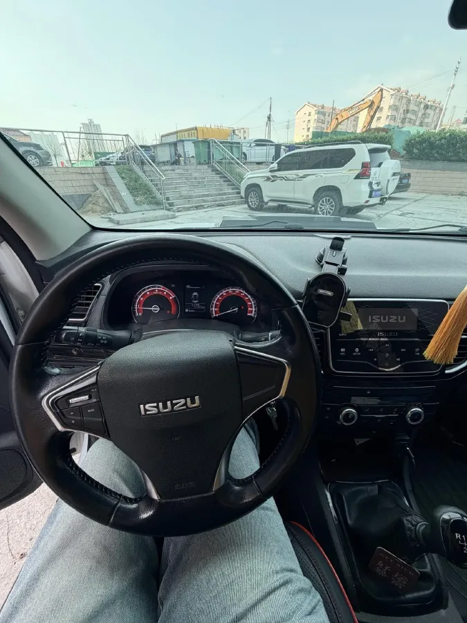 2020 Isuzu LingTuo 2.5T 150HP L4 6MT,autocango,china used car exporter,china ev exporter,chinese used car exporter,chinese used ev exporter