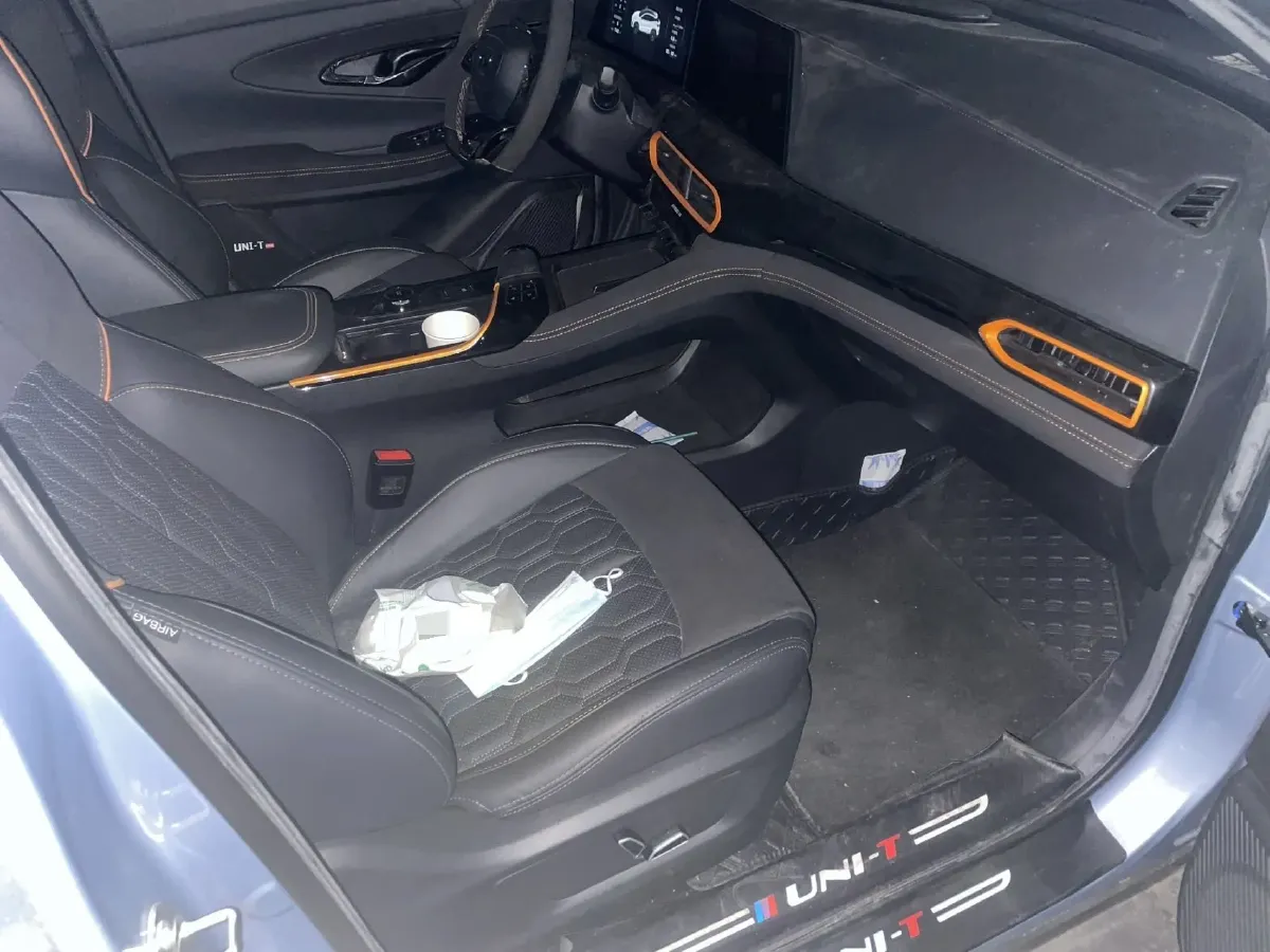 2021 ChangAn UNI-T 1.5T 180HP L4 7DCT,autocango,china used car exporter,china ev exporter,chinese used car exporter,chinese used ev exporter