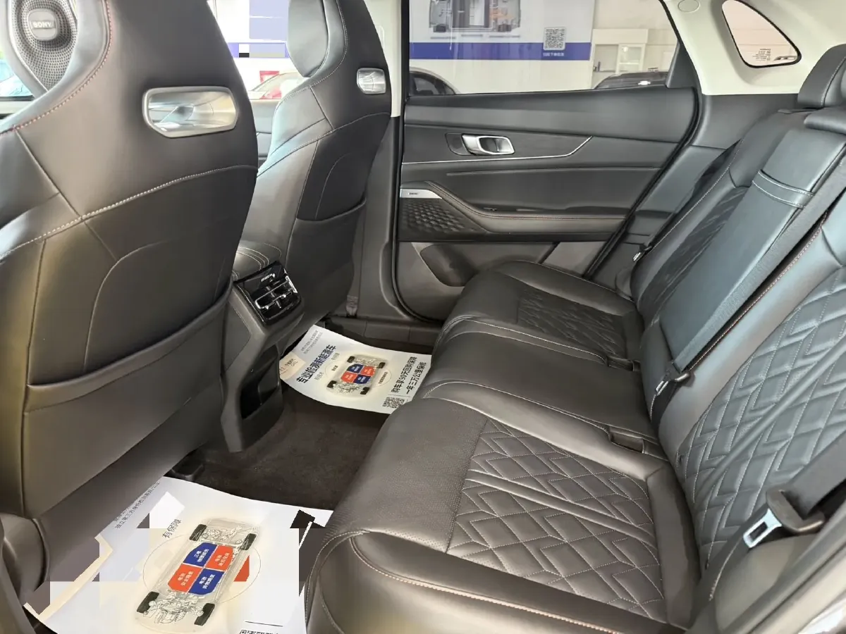 2021 ChangAn UNI-K 2.0T 233HP L4 8AT,autocango,china used car exporter,china ev exporter,chinese used car exporter,chinese used ev exporter