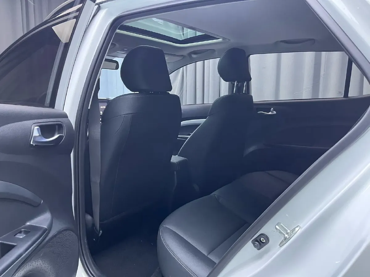 2021 Kia KX1 1.4L 100HP L4 CVT,autocango,china used car exporter,china ev exporter,chinese used car exporter,chinese used ev exporter