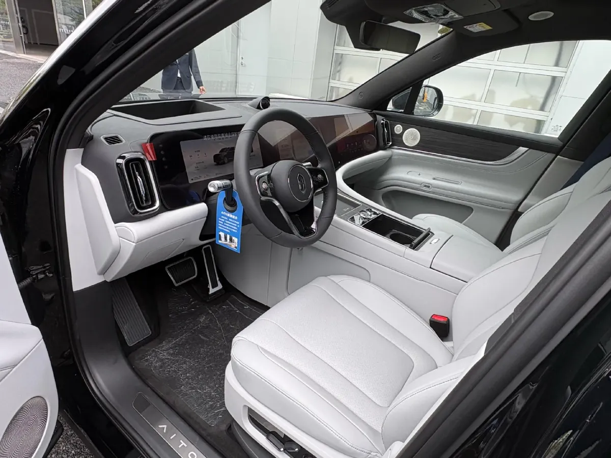 2024 AITO AITO M9 1.5T 152HP L4 REEV 42KWH,autocango,china used car exporter,china ev exporter,chinese used car exporter,chinese used ev exporter