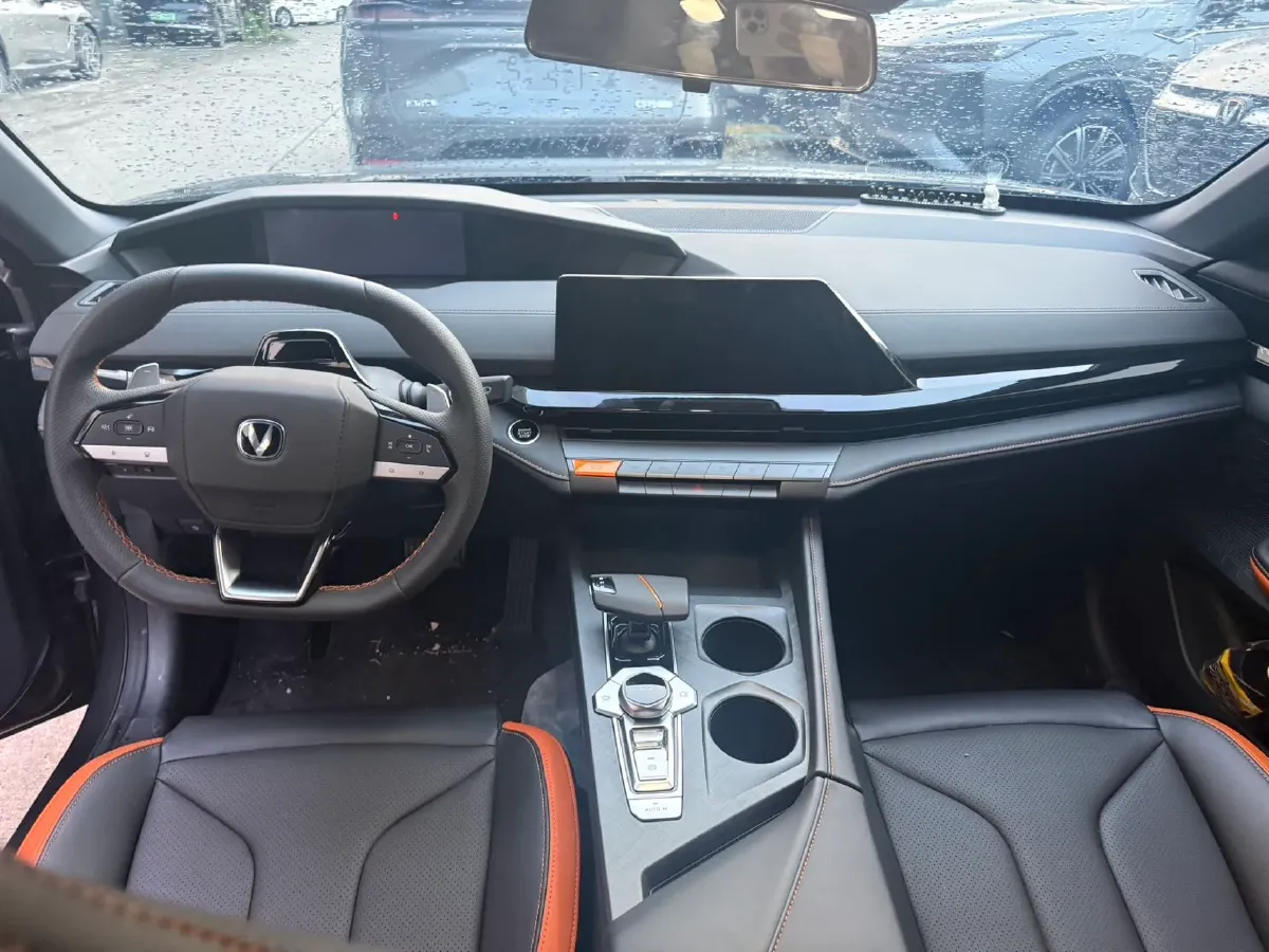 2025 ChangAn UNI-V 1.5T 192HP L4 7DCT,autocango,china used car exporter,china ev exporter,chinese used car exporter,chinese used ev exporter