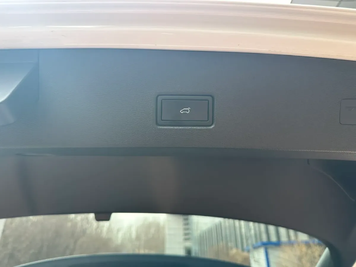 2021 Volkswagen T-Roc 1.4T 150HP L4 7DCT,autocango,china used car exporter,china ev exporter,chinese used car exporter,chinese used ev exporter