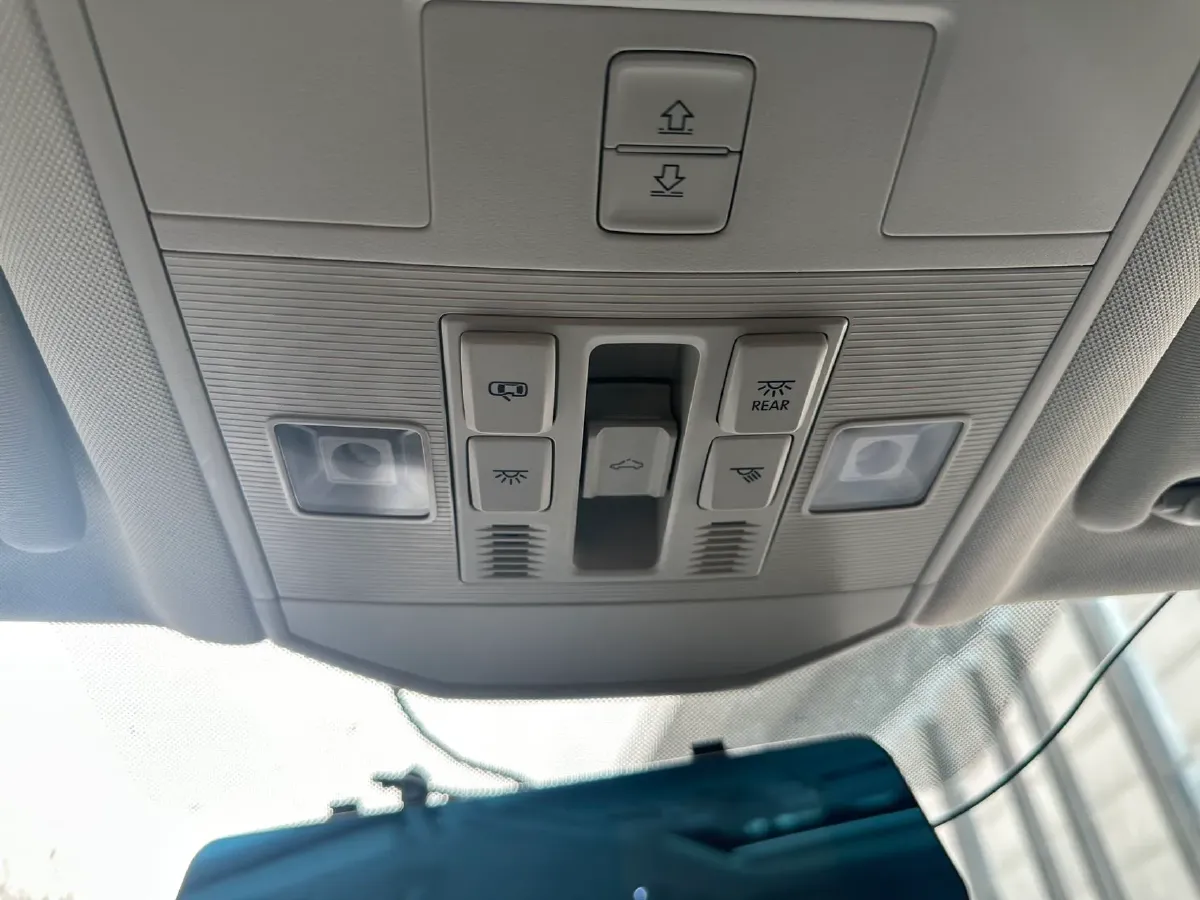 2021 Volkswagen T-Roc 1.4T 150HP L4 7DCT,autocango,china used car exporter,china ev exporter,chinese used car exporter,chinese used ev exporter