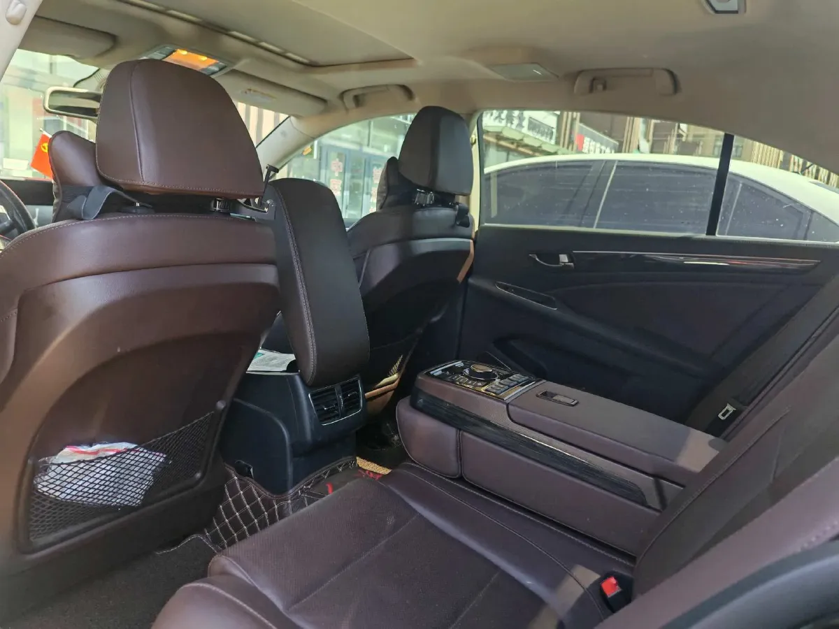 2019 HongQi H7 3.0L 231HP V6 7DCT,autocango,china used car exporter,china ev exporter,chinese used car exporter,chinese used ev exporter