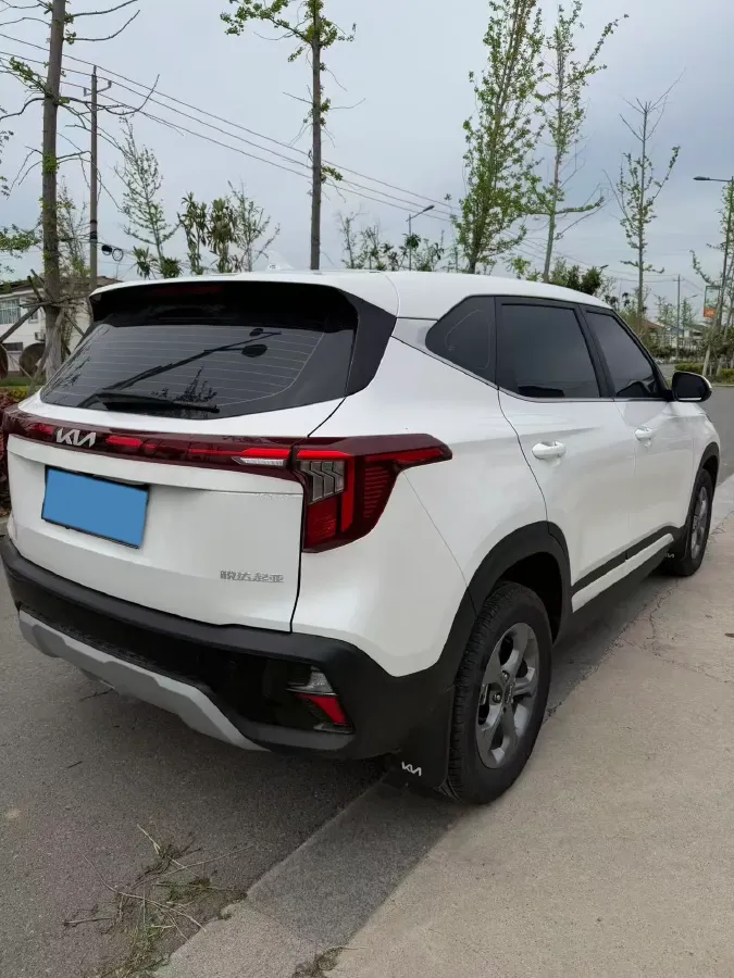 2023 Kia Seltos 1.5L 115HP L4 CVT,autocango,china used car exporter,china ev exporter,chinese used car exporter,chinese used ev exporter