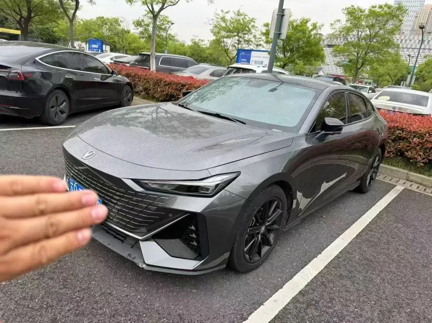 2022 ChangAn UNI-V 1.5T 188HP L4 7DCT,autocango,china used car exporter,china ev exporter,chinese used car exporter,chinese used ev exporter