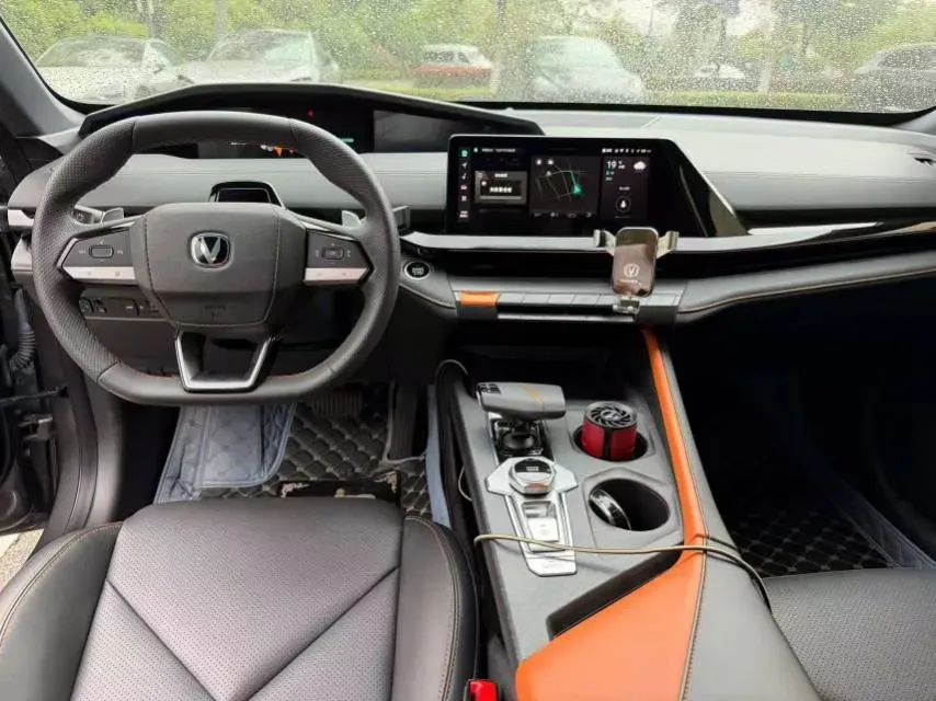 2022 ChangAn UNI-V 1.5T 188HP L4 7DCT,autocango,china used car exporter,china ev exporter,chinese used car exporter,chinese used ev exporter