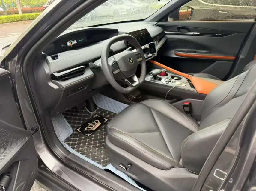 2022 ChangAn UNI-V 1.5T 188HP L4 7DCT,autocango,china used car exporter,china ev exporter,chinese used car exporter,chinese used ev exporter