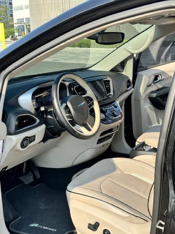 2018 Chrysler Pacifica 3.6L 245HP V6 E-CVT PHEV 16KWH,autocango,china used car exporter,china ev exporter,chinese used car exporter,chinese used ev exporter