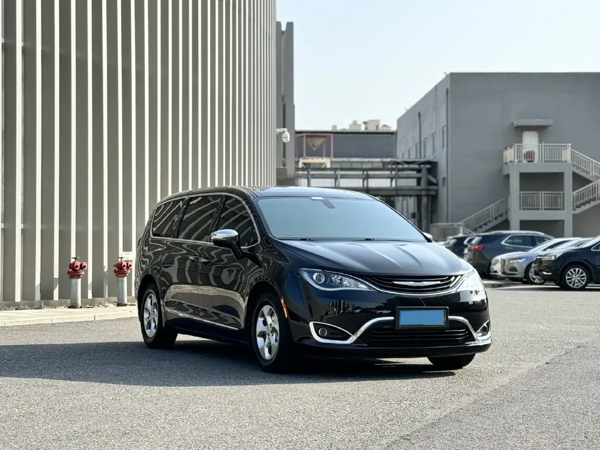 2018 Chrysler Pacifica 3.6L 245HP V6 E-CVT PHEV 16KWH,autocango,china used car exporter,china ev exporter,chinese used car exporter,chinese used ev exporter