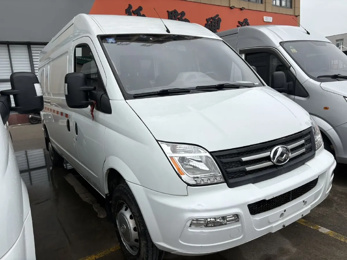 2021 MAXUS XinTu V80 2.0T 127HP L4 6MT,autocango,china used car exporter,china ev exporter,chinese used car exporter,chinese used ev exporter