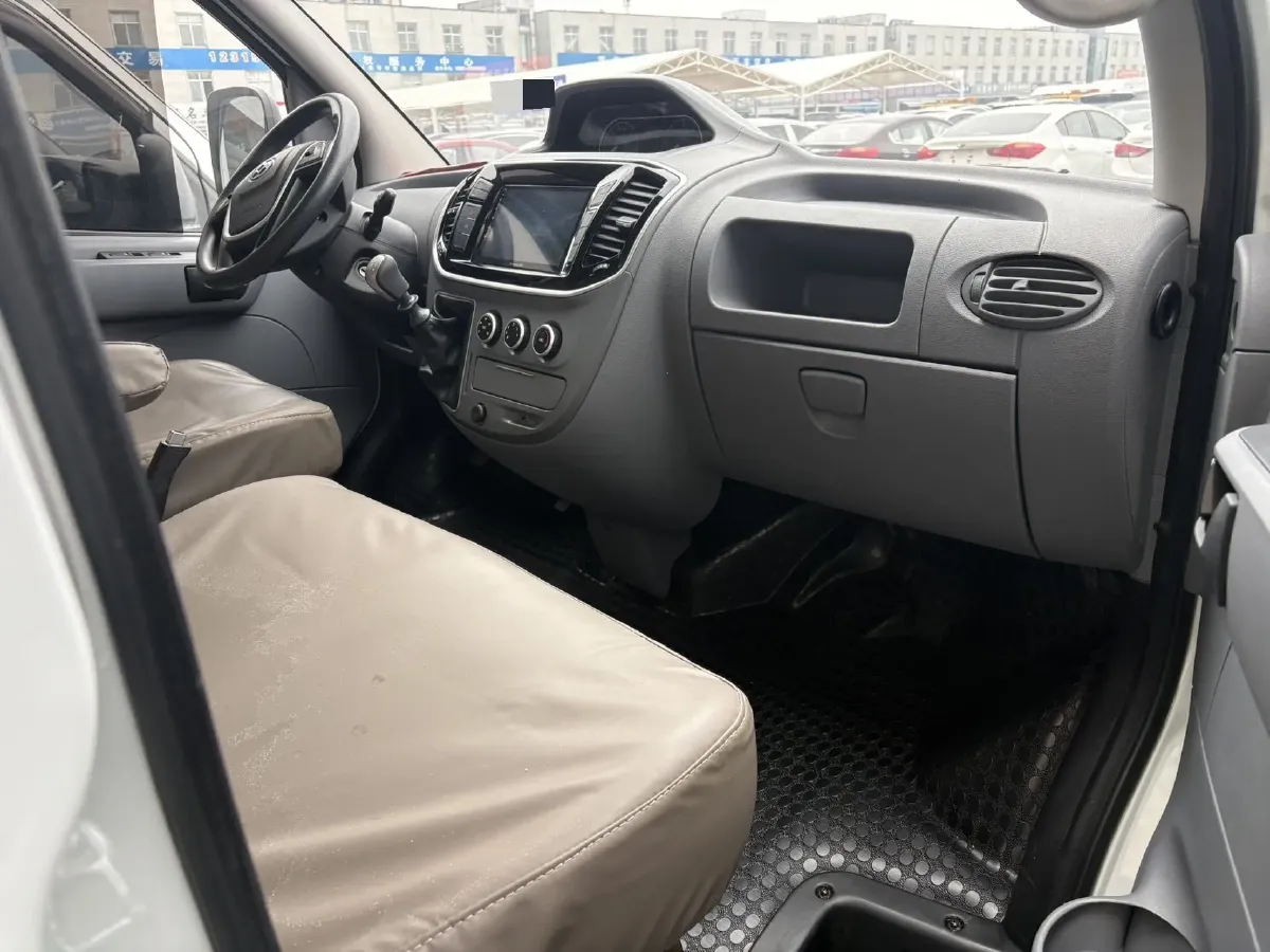 2021 MAXUS XinTu V80 2.0T 127HP L4 6MT,autocango,china used car exporter,china ev exporter,chinese used car exporter,chinese used ev exporter