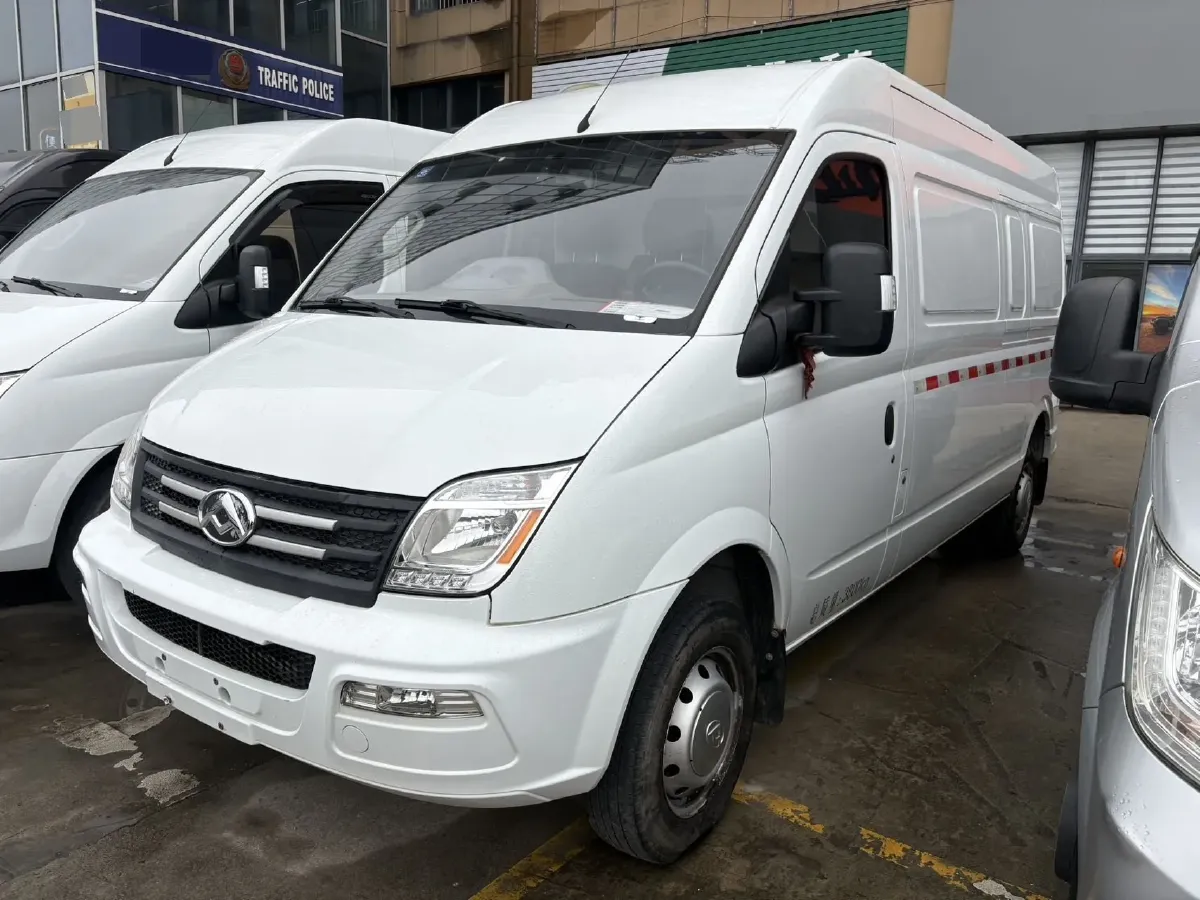 2021 MAXUS XinTu V80 2.0T 127HP L4 6MT,autocango,china used car exporter,china ev exporter,chinese used car exporter,chinese used ev exporter