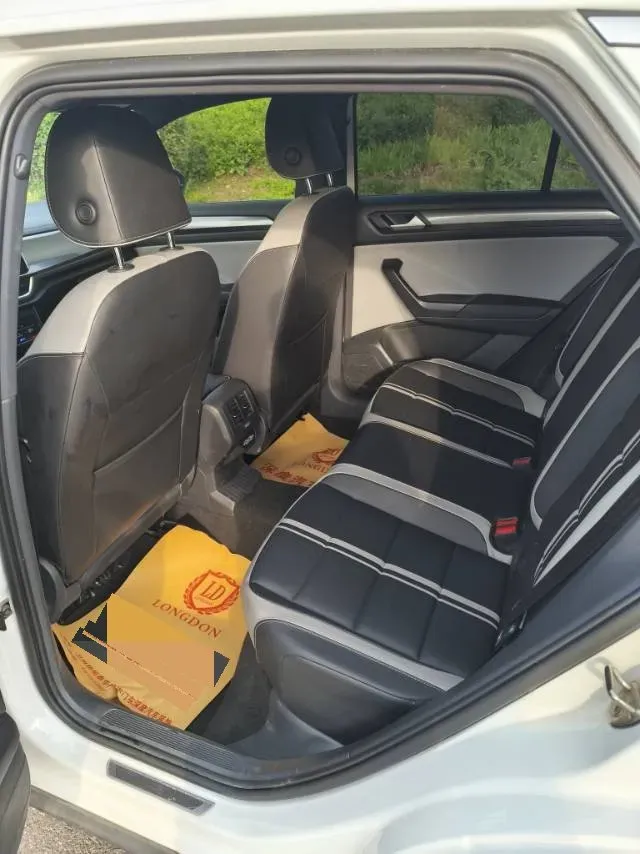 2024 Volkswagen T-Roc 1.5T 160HP L4 7DCT,autocango,china used car exporter,china ev exporter,chinese used car exporter,chinese used ev exporter