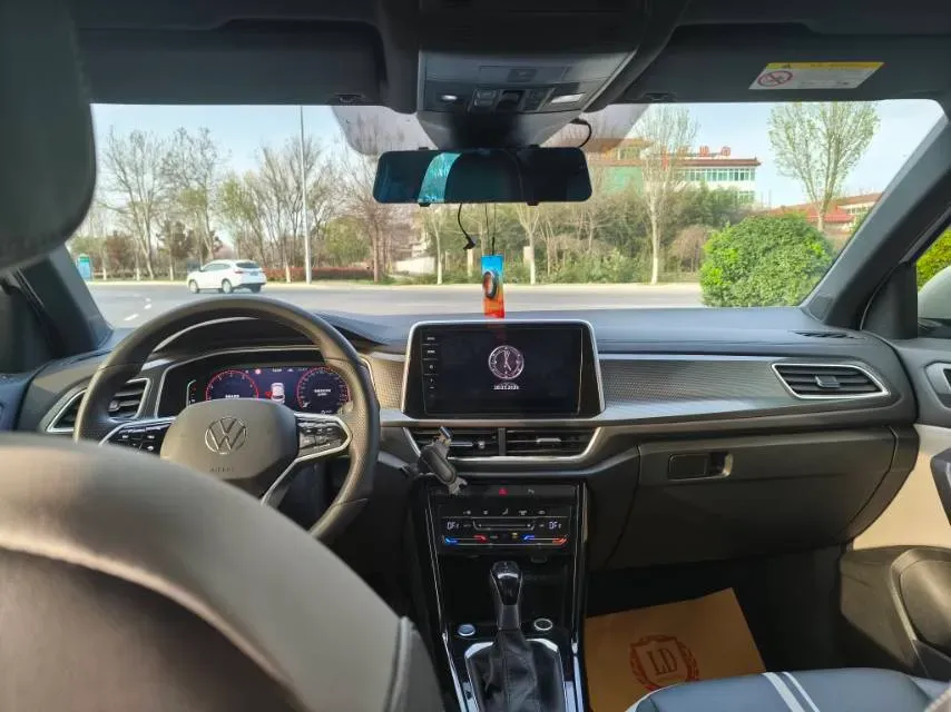 2024 Volkswagen T-Roc 1.5T 160HP L4 7DCT,autocango,china used car exporter,china ev exporter,chinese used car exporter,chinese used ev exporter