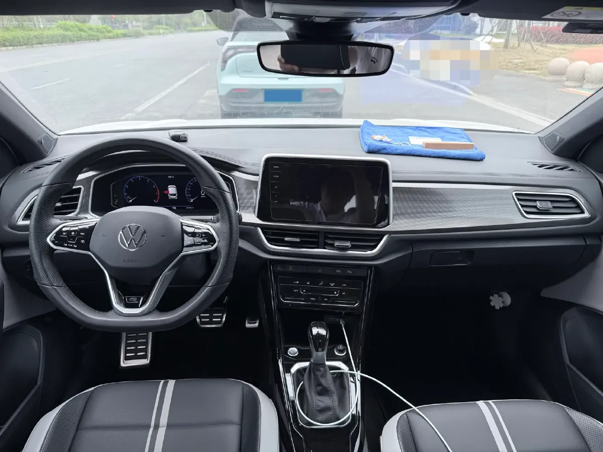 2023 Volkswagen T-Roc 1.5T 160HP L4 7DCT,autocango,china used car exporter,china ev exporter,chinese used car exporter,chinese used ev exporter