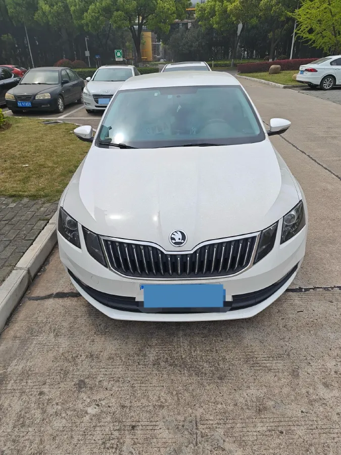 2019 Skoda Octavia 1.5L 116HP L4 6AT,autocango,china used car exporter,china ev exporter,chinese used car exporter,chinese used ev exporter