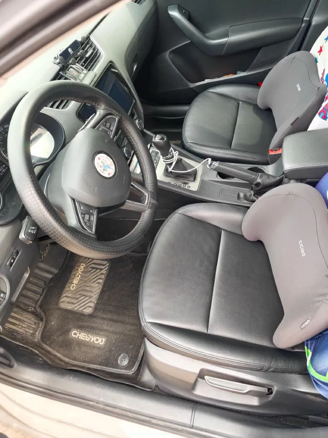 2019 Skoda Octavia 1.5L 116HP L4 6AT,autocango,china used car exporter,china ev exporter,chinese used car exporter,chinese used ev exporter