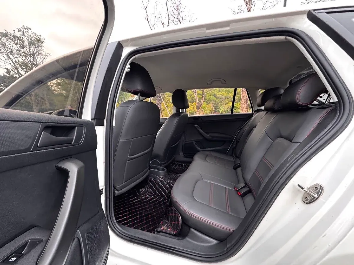 2019 Skoda Rapid Spaceback 1.5L 110HP L4 6AT,autocango,china used car exporter,china ev exporter,chinese used car exporter,chinese used ev exporter