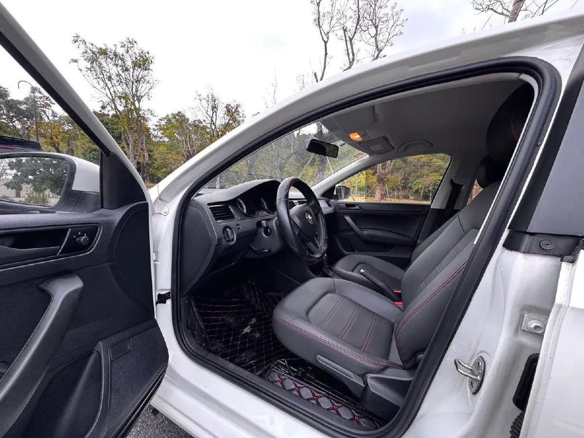 2019 Skoda Rapid Spaceback 1.5L 110HP L4 6AT,autocango,china used car exporter,china ev exporter,chinese used car exporter,chinese used ev exporter