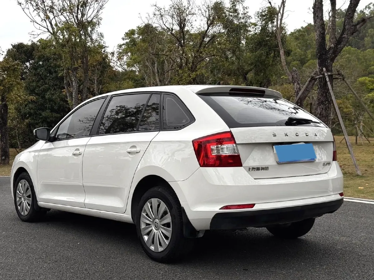 2019 Skoda Rapid Spaceback 1.5L 110HP L4 6AT,autocango,china used car exporter,china ev exporter,chinese used car exporter,chinese used ev exporter