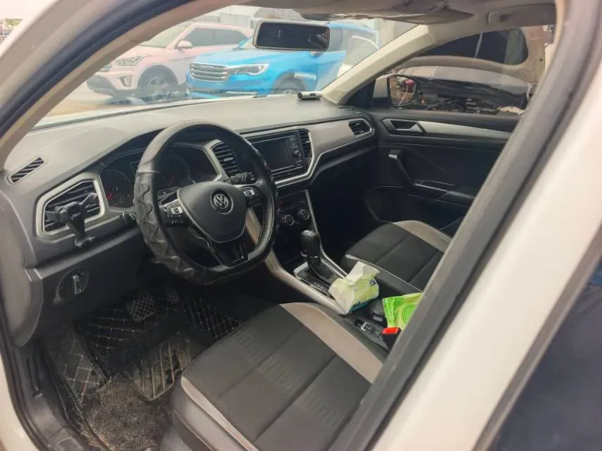 2019 Volkswagen T-Roc 1.4T 131HP L4 7DCT,autocango,china used car exporter,china ev exporter,chinese used car exporter,chinese used ev exporter
