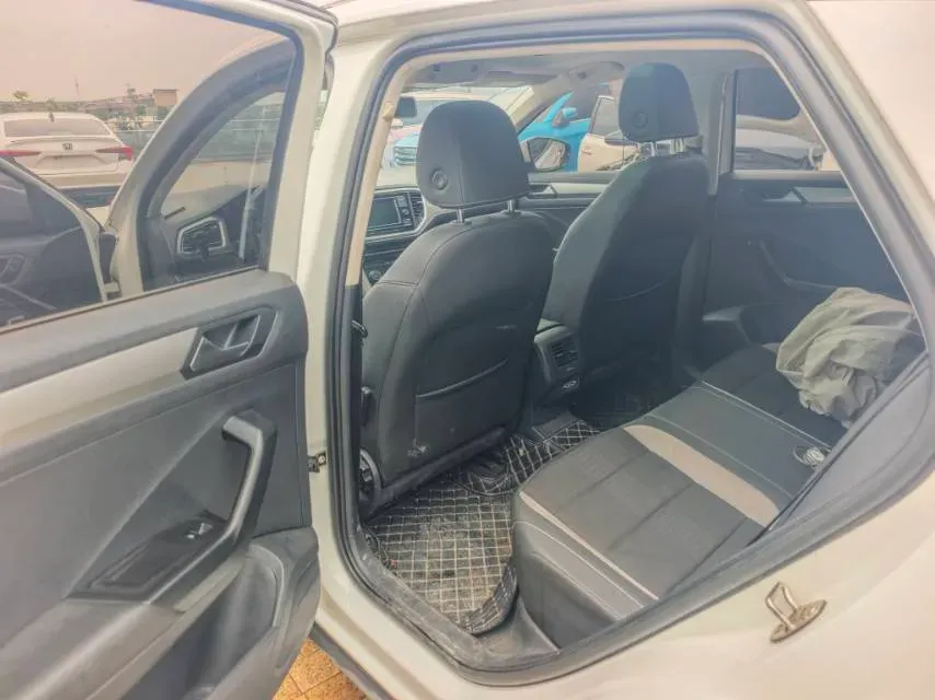 2019 Volkswagen T-Roc 1.4T 131HP L4 7DCT,autocango,china used car exporter,china ev exporter,chinese used car exporter,chinese used ev exporter