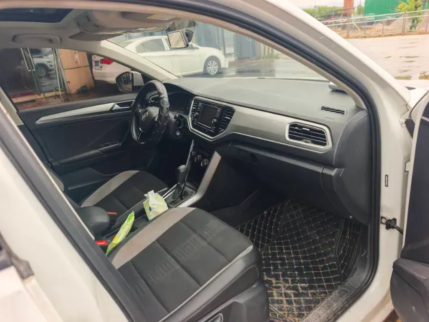 2019 Volkswagen T-Roc 1.4T 131HP L4 7DCT,autocango,china used car exporter,china ev exporter,chinese used car exporter,chinese used ev exporter