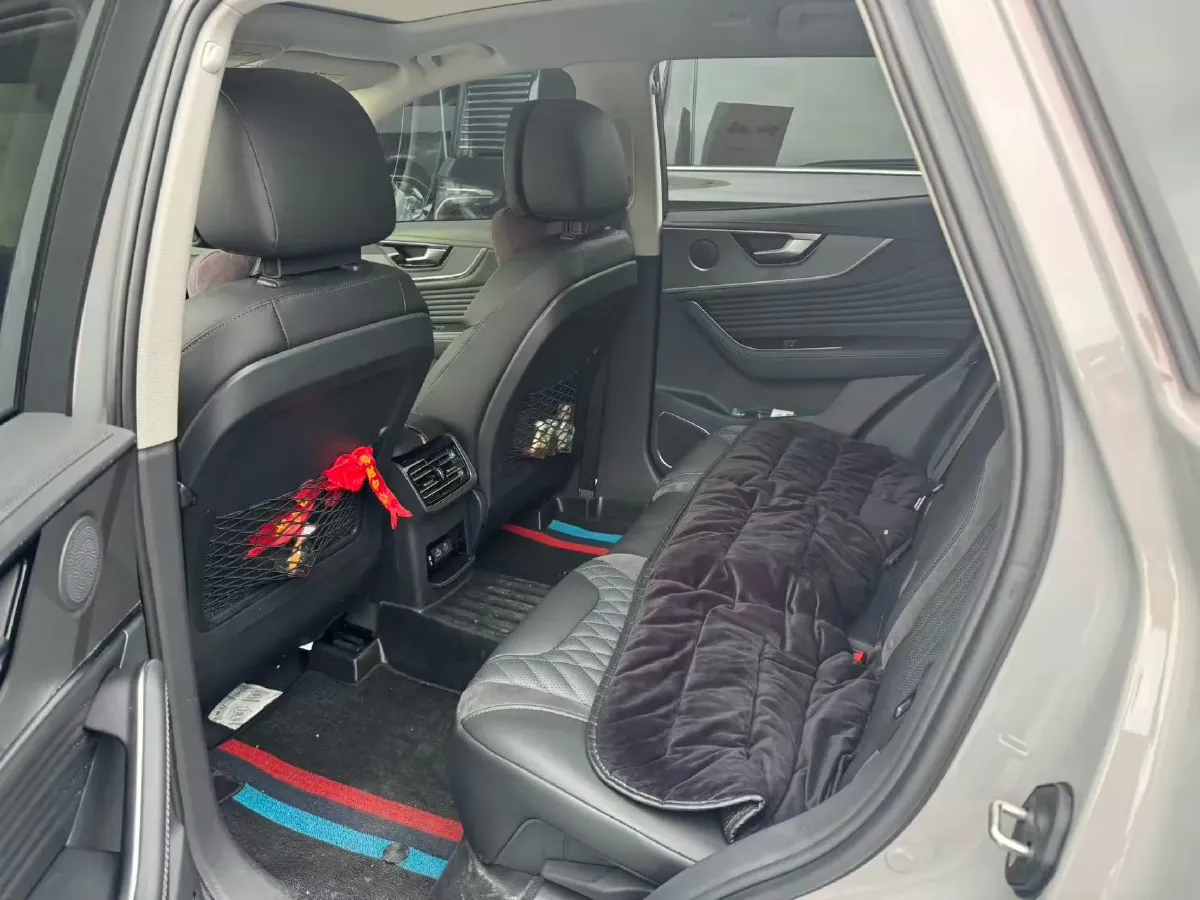 2023 HongQi HS5 2.0T 252HP L4 8AT,autocango,china used car exporter,china ev exporter,chinese used car exporter,chinese used ev exporter