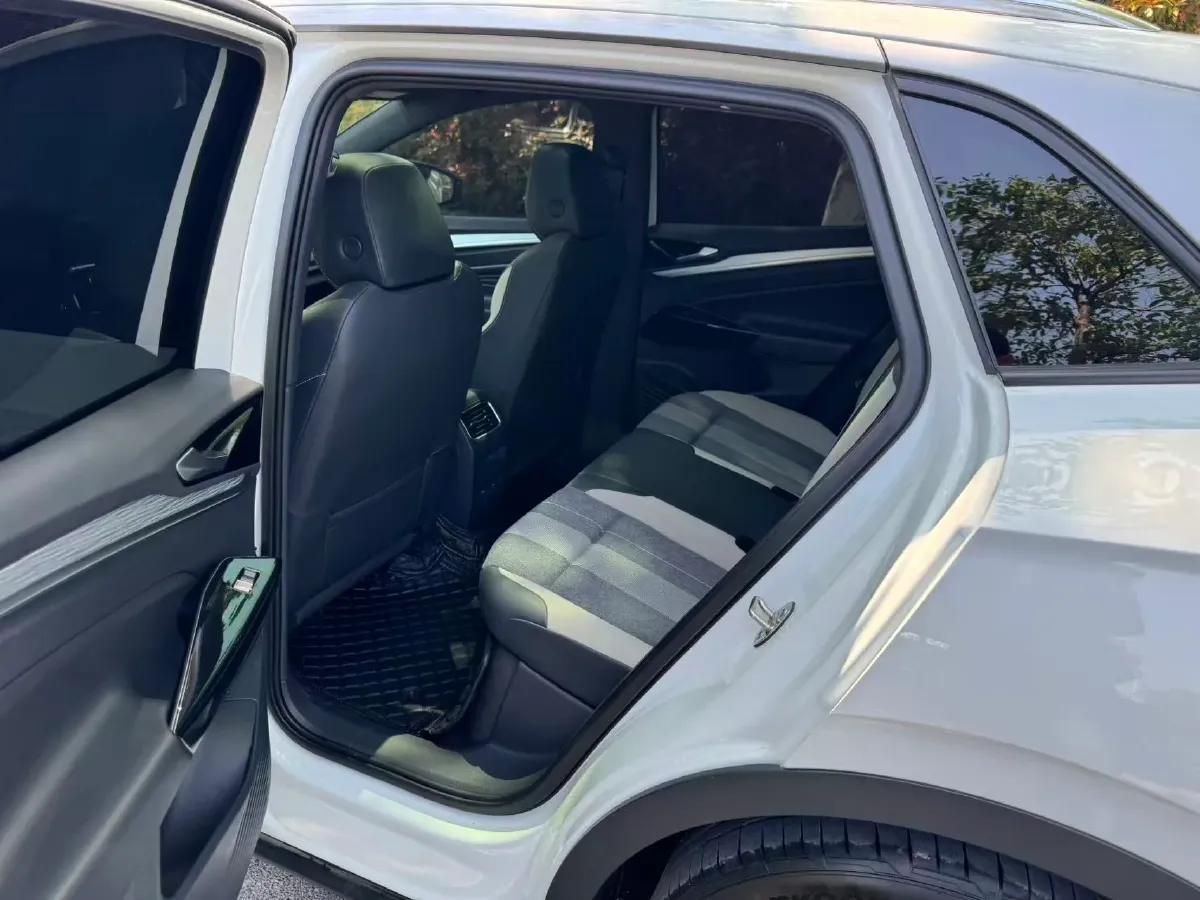 2024 Volkswagen ID.4 Crozz BEV 55.7KWH,autocango,china used car exporter,china ev exporter,chinese used car exporter,chinese used ev exporter