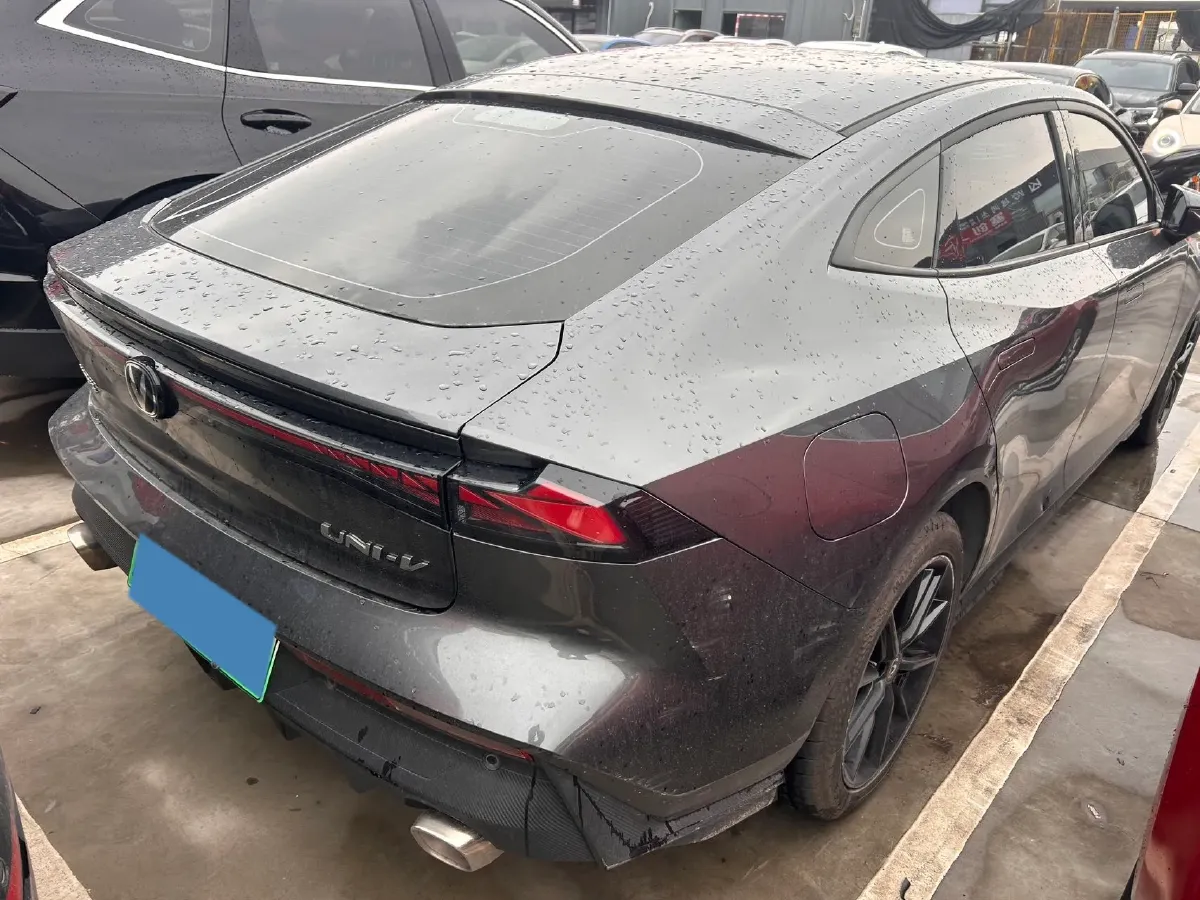 2023 ChangAn UNI-V iDD 1.5T 170HP L4 6TCT PHEV 18.4KWH,autocango,china used car exporter,china ev exporter,chinese used car exporter,chinese used ev exporter