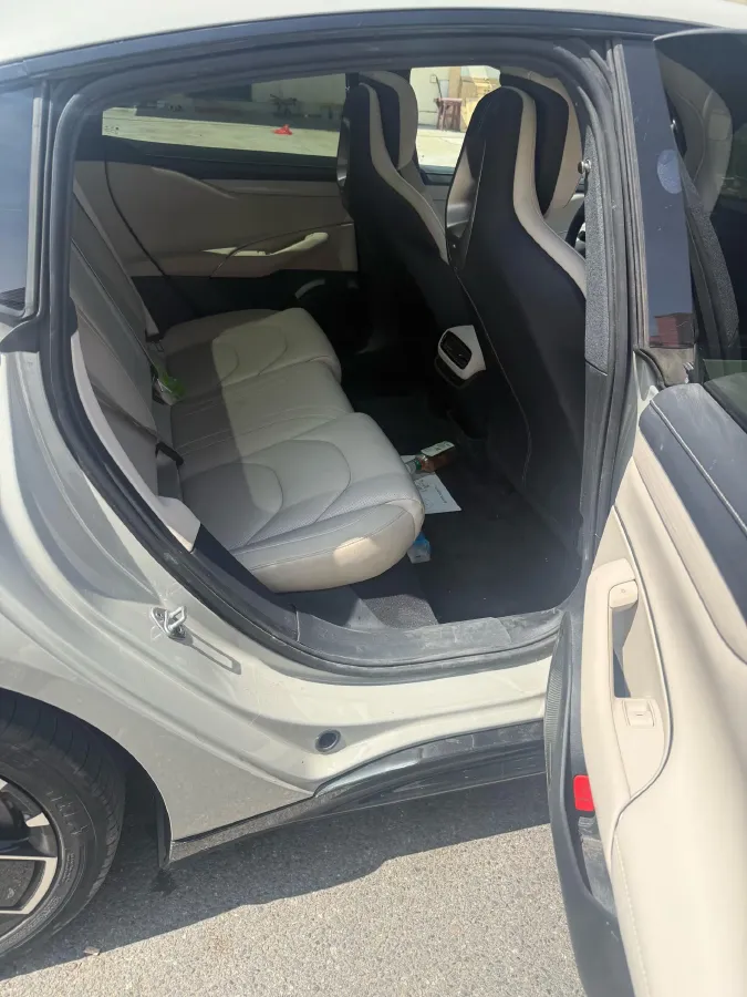 2024 MI SU7 BEV 73.6KWH,autocango,china used car exporter,china ev exporter,chinese used car exporter,chinese used ev exporter