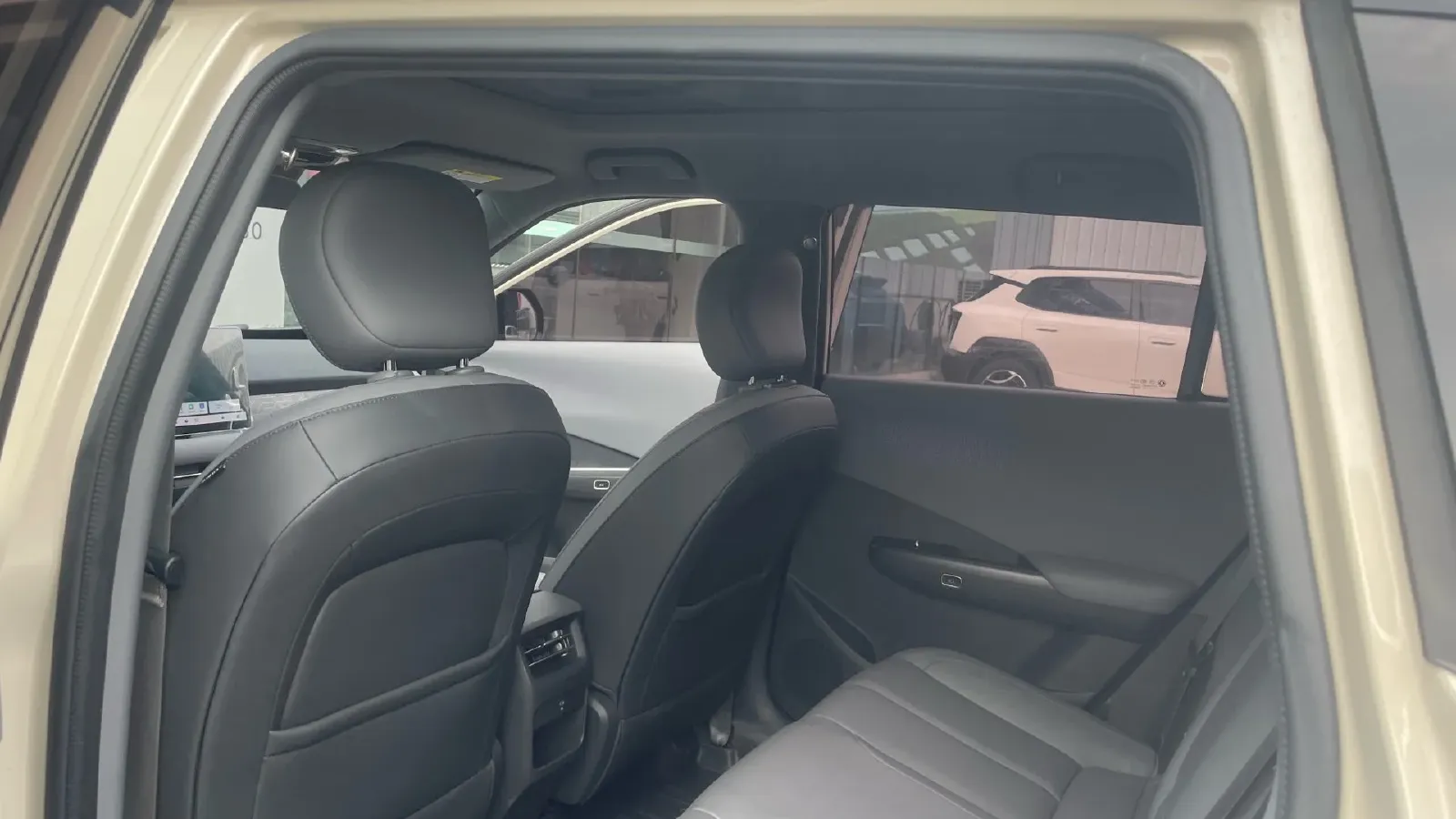 2025 DongFeng Nammi 06 BEV,autocango,china used car exporter,china ev exporter,chinese used car exporter,chinese used ev exporter