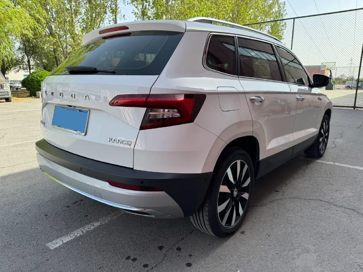 2021 Skoda Karoq 1.4T 150HP L4 7DCT,autocango,china used car exporter,china ev exporter,chinese used car exporter,chinese used ev exporter