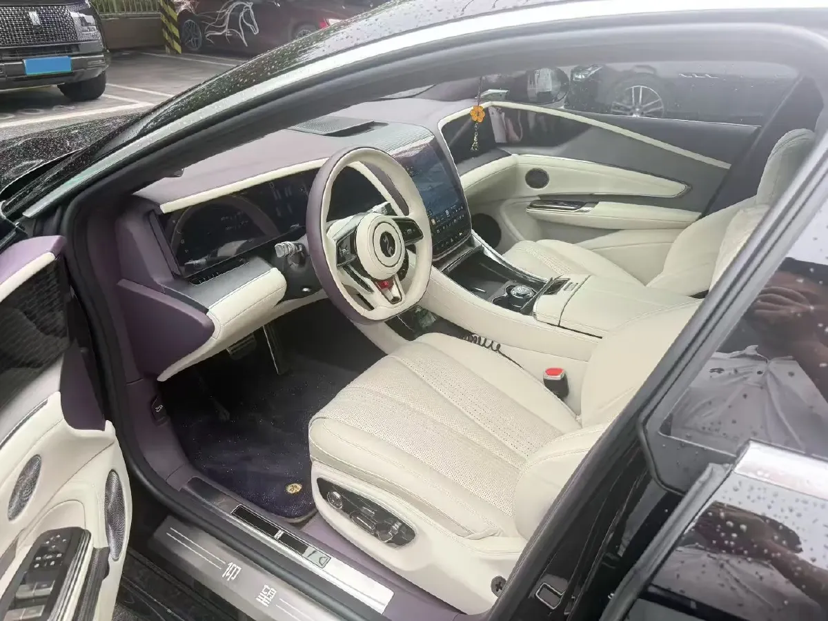 2025 YangWang U7 2.0T 245HP H4 E-CVT PHEV 52.4KWH,autocango,china used car exporter,china ev exporter,chinese used car exporter,chinese used ev exporter