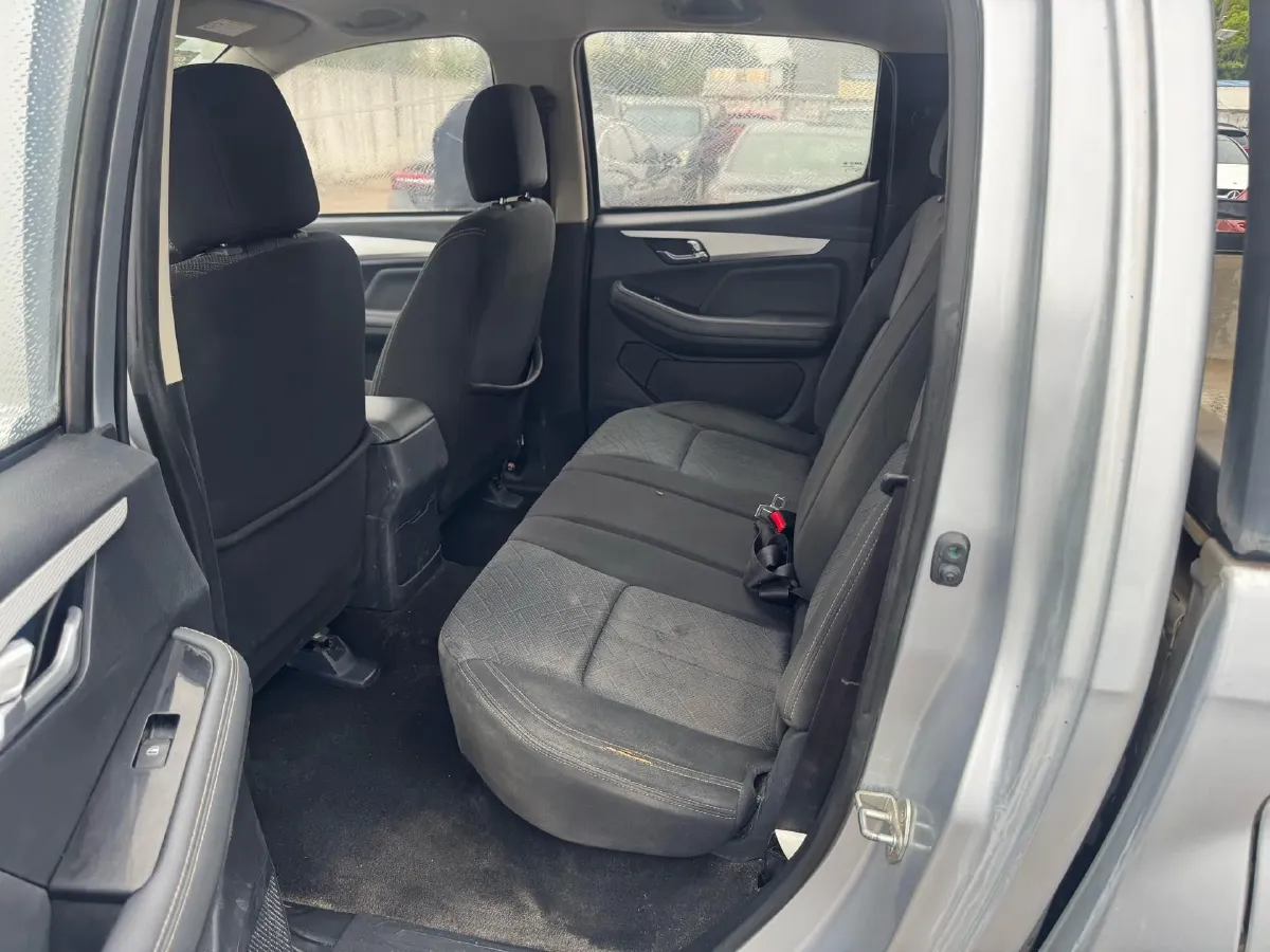 2018 Isuzu Jim 2.0T 204HP L4 5MT,autocango,china used car exporter,china ev exporter,chinese used car exporter,chinese used ev exporter