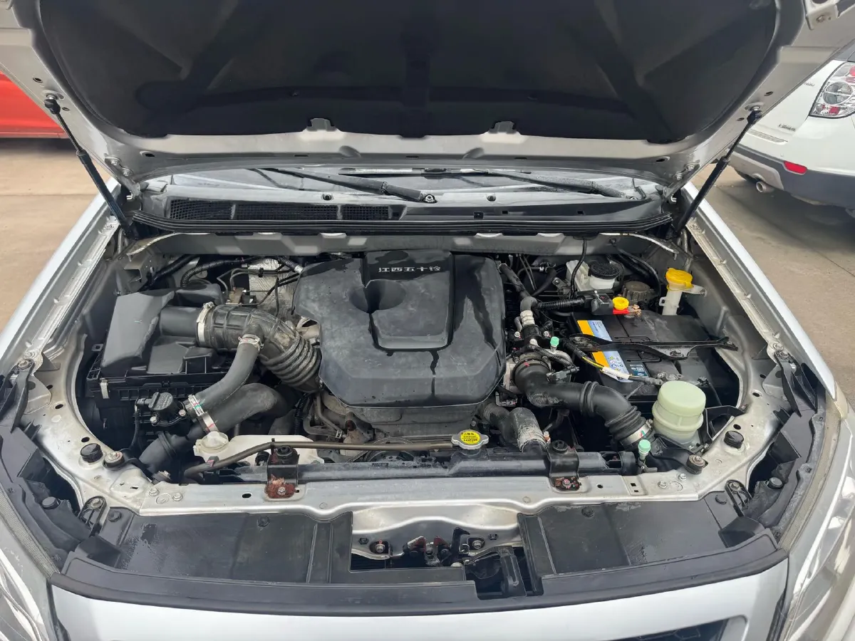 2018 Isuzu Jim 2.0T 204HP L4 5MT,autocango,china used car exporter,china ev exporter,chinese used car exporter,chinese used ev exporter