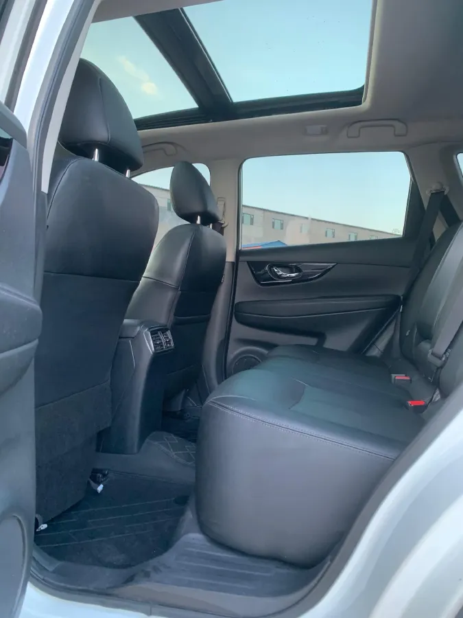 2023 Nissan X-Trail 2.0L 151HP L4 CVT,autocango,china used car exporter,china ev exporter,chinese used car exporter,chinese used ev exporter