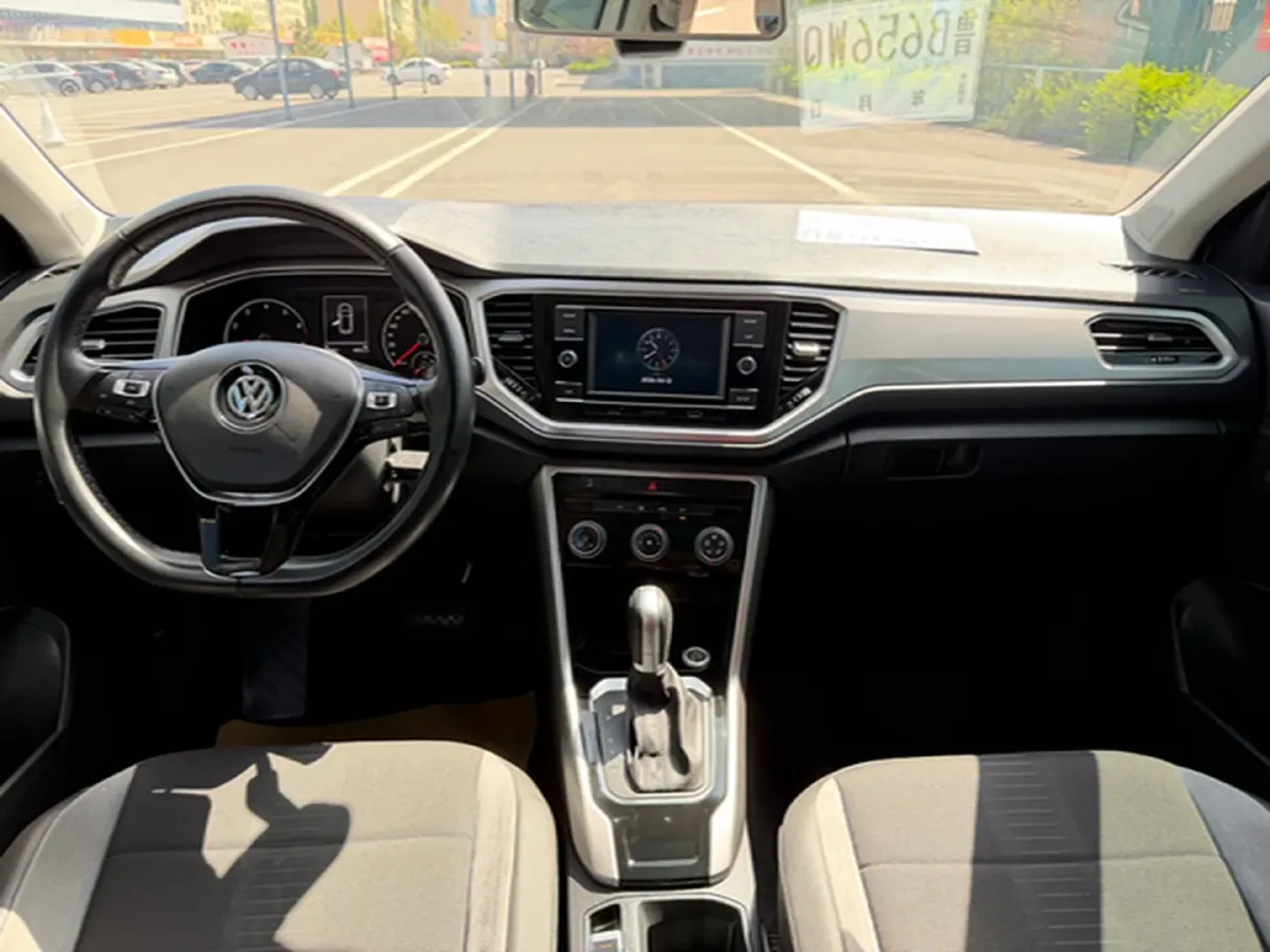 2019 Volkswagen T-Roc 1.4T 131HP L4 7DCT,autocango,china used car exporter,china ev exporter,chinese used car exporter,chinese used ev exporter